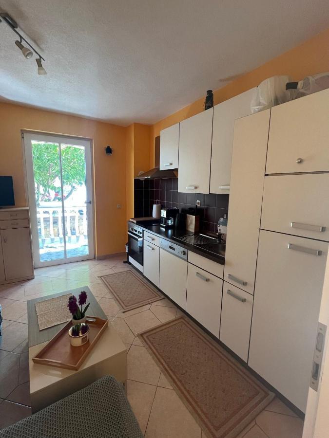 Casa Mare Rtina Garten Zwei Baeder Eg Esterno foto