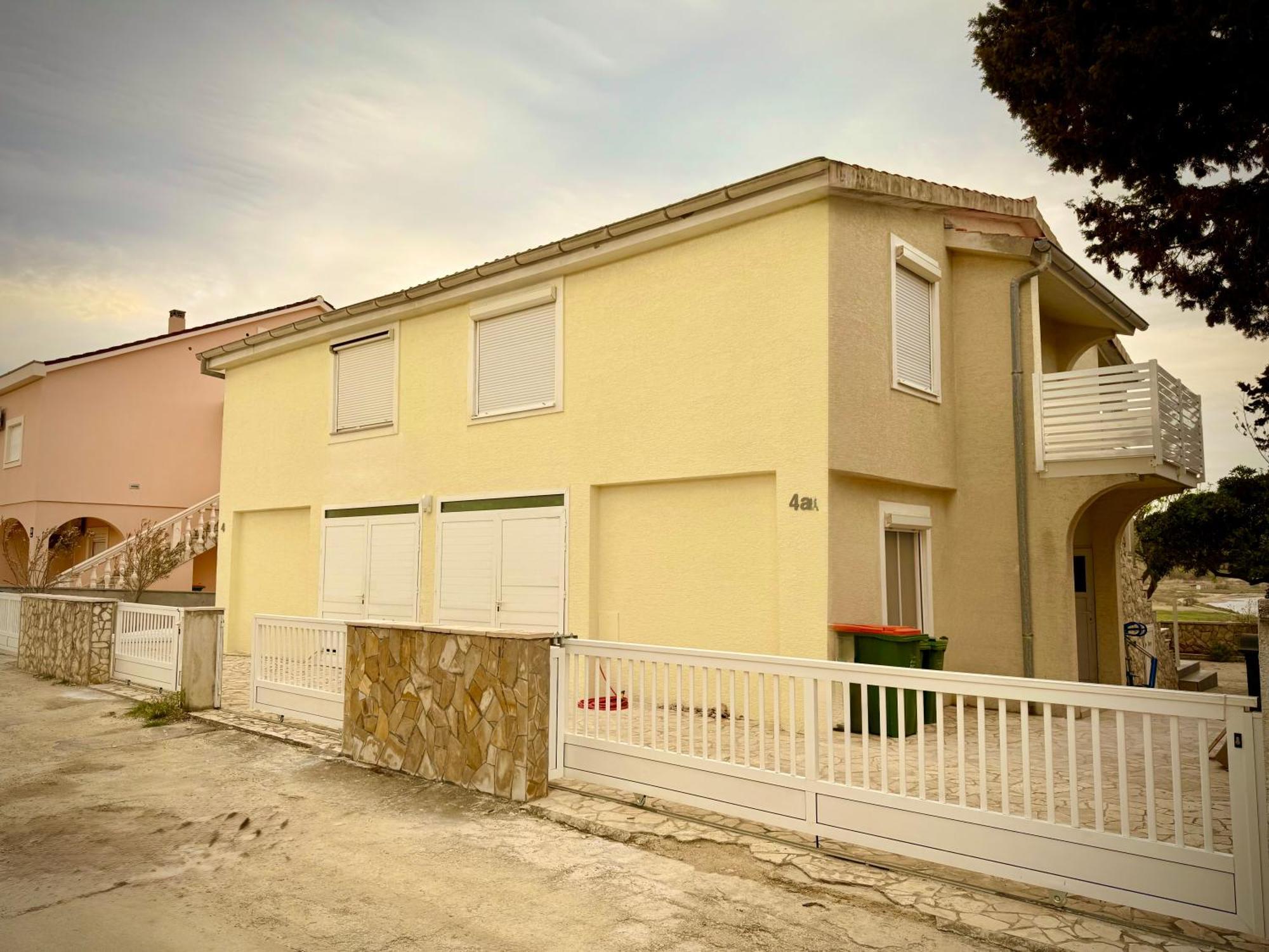 Casa Mare Rtina Garten Zwei Baeder Eg Esterno foto